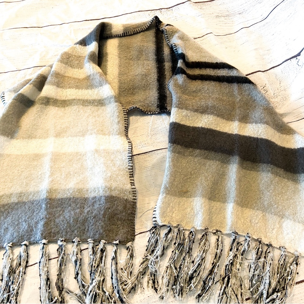 Sonoma Gray‎ Hombre Stripes Scarf NWT from Kohls